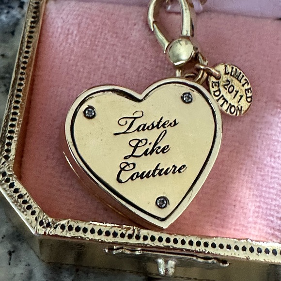 Juicy Couture 2009 Limited Edition Valentine Box of Chocolates Charm YJRU2672 - Picture 7 of 15